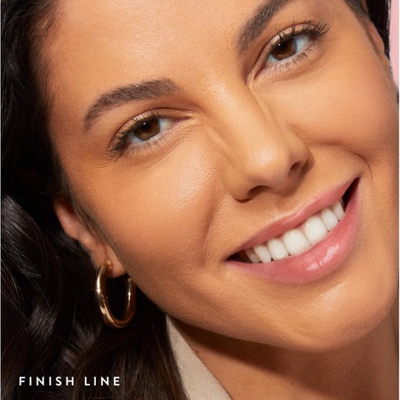 Laura Geller Lip Scrub And Tint Duo in Finish Line - Picture 2 of 7